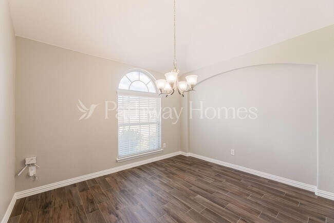 Photo - 1608 Adams Dr