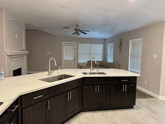 Photo - 9431 Water Edge Point Ln