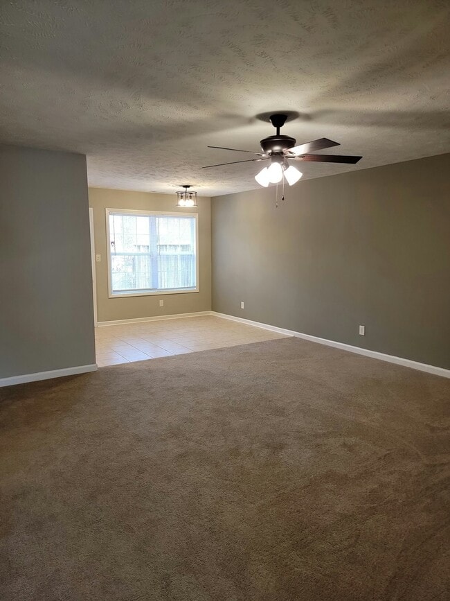 Photo - 513 Lumberly Ln