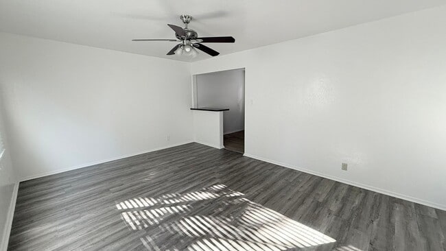 Photo - 922 Fargo Ave