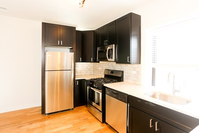 Photo - 2210 W Eastwood Ave Unit E4