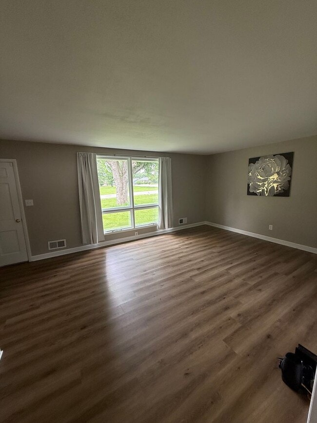 Photo - 3 Bed/1.5 Bath Brick Home on 0.3 acres