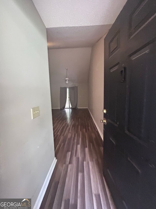 Photo - 214 Baltic Ct