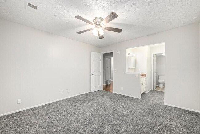 Building Photo - 11812 Arbor St Unit #12