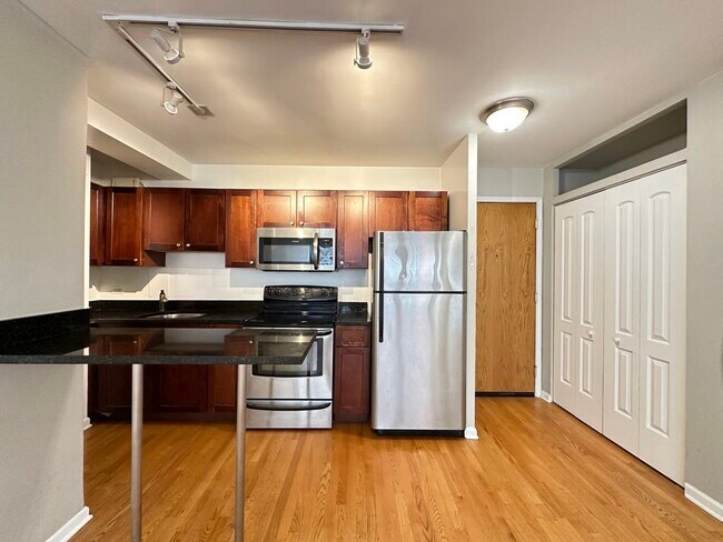Photo - 4180 N Marine Dr Unit 3061