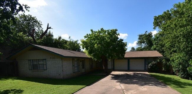 Building Photo - L-house Unit 910