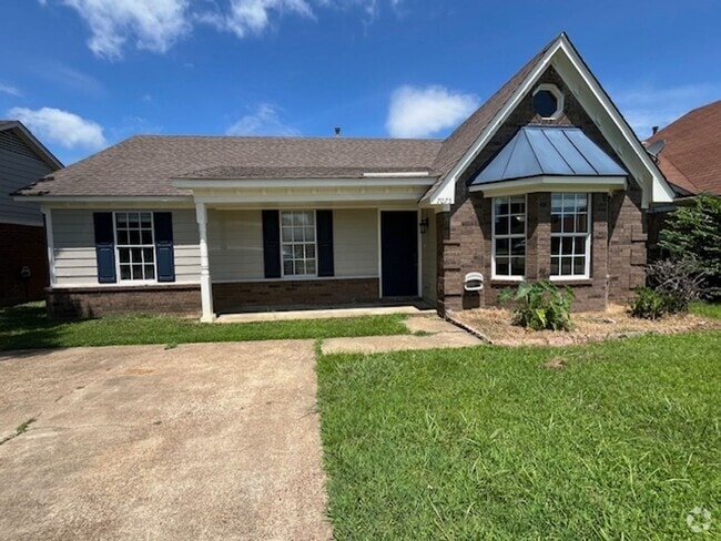 Building Photo - Completely Renovated 3 Bedroom 2 Bath Home...