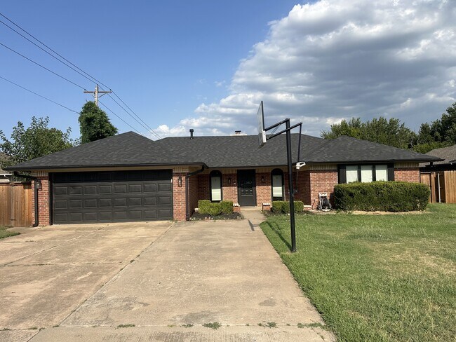 Photo - 5208 Mackleman Dr
