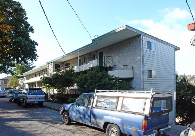 Photo - Golf Crest Apartments