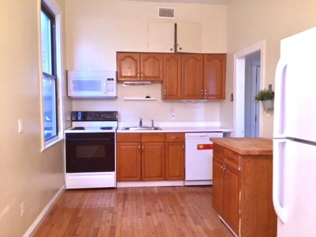 Photo - 329 E St SE Unit 1