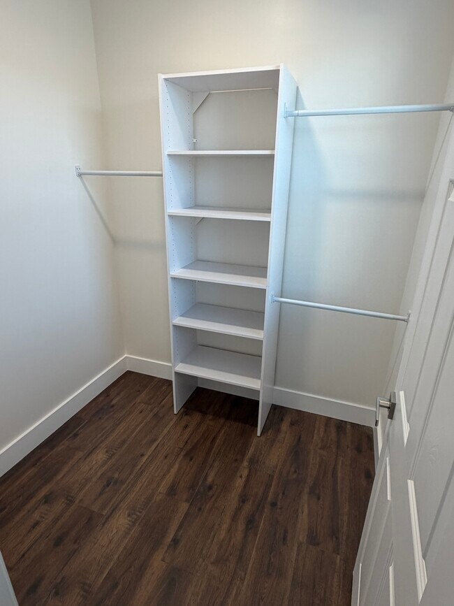 Photo - 1419 Woodbine Ave