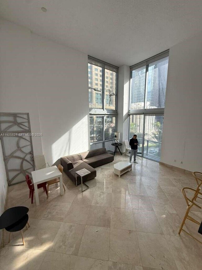 Photo - 1060 Brickell Ave Unidad 413