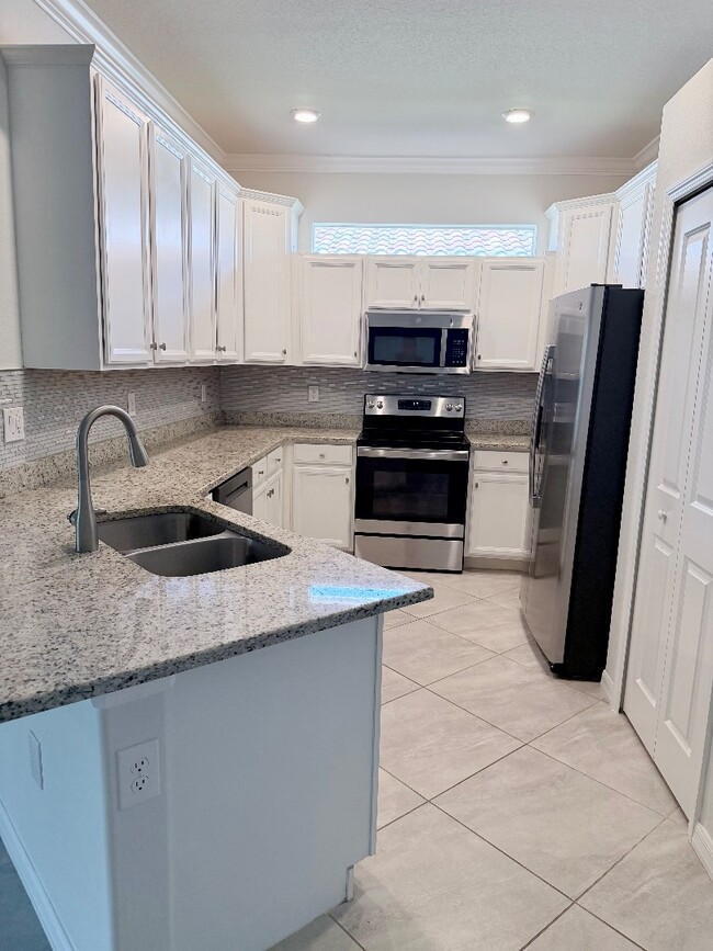 Photo - 1696 Alameda Dr