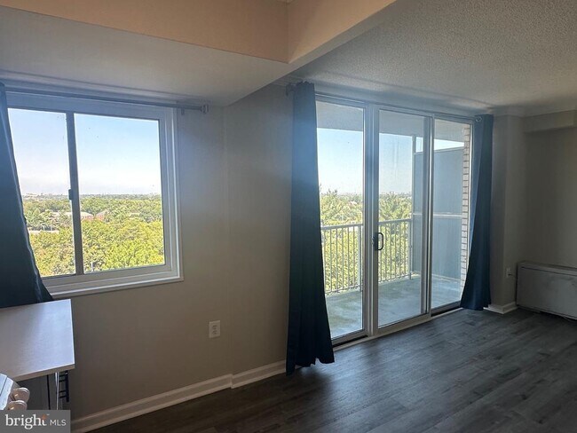 Photo - 2500 N Van Dorn St Unit 815