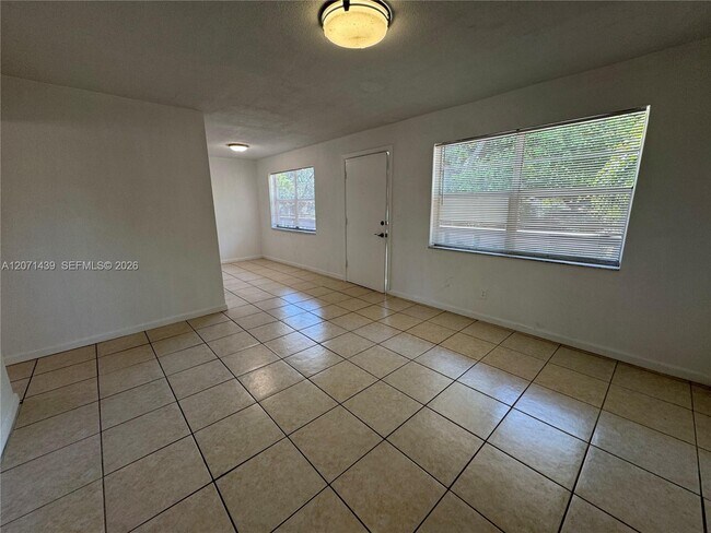 Photo - 4732 SW 33rd Ave Unidad 206