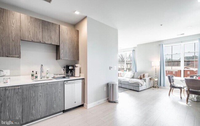 Photo - 989 S Buchanan St Unit 318