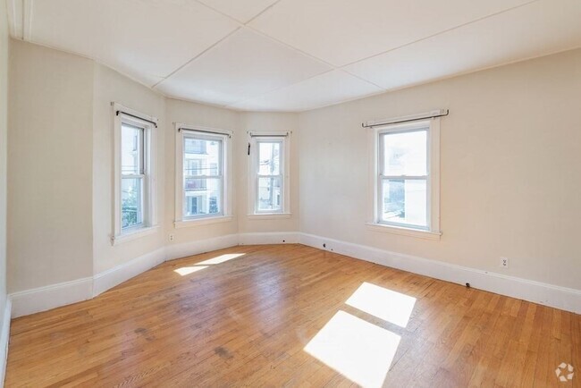 Building Photo - 40 Montfern Ave Unit 2 Rental