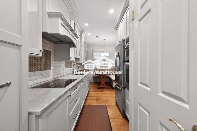 Photo - 986 N Royal St