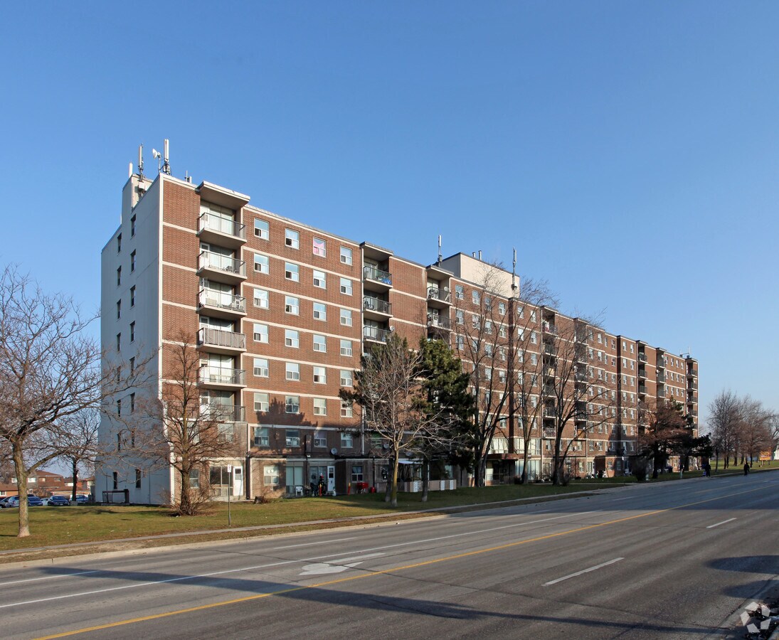 Photo - Cedar-Wentworth Apartments