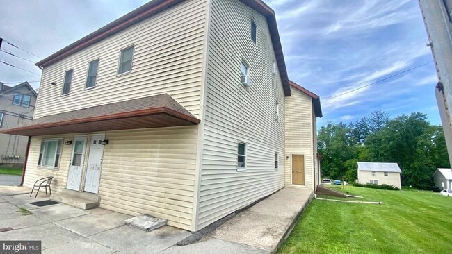 Photo - 2101 Main St