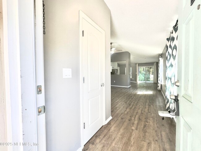 Photo - 204 Candlebark Dr