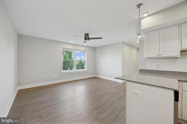 Photo - 502 Gerhard St Unit J