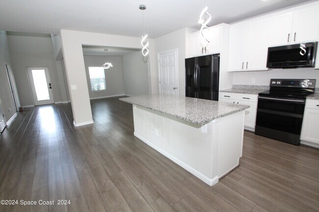 Photo - 695 Boughton Way