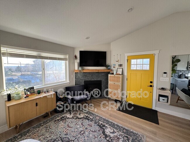 Photo - 824 S Logan Ave