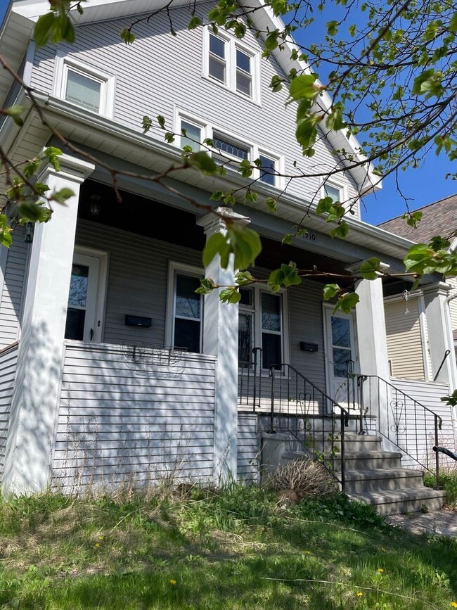 Photo - 510 N 23rd Ave W Unit 2 - Upper