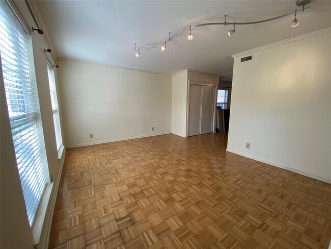 Photo - 6103 Bullard Dr