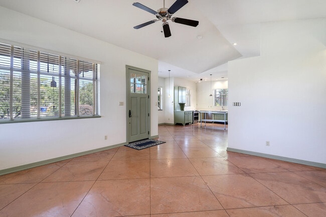 Photo - 1852 Griegos Rd NW