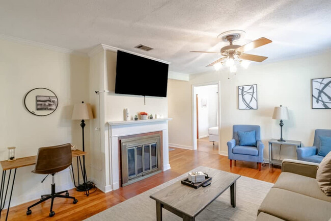 Building Photo - 2861 Potter Dr Rental