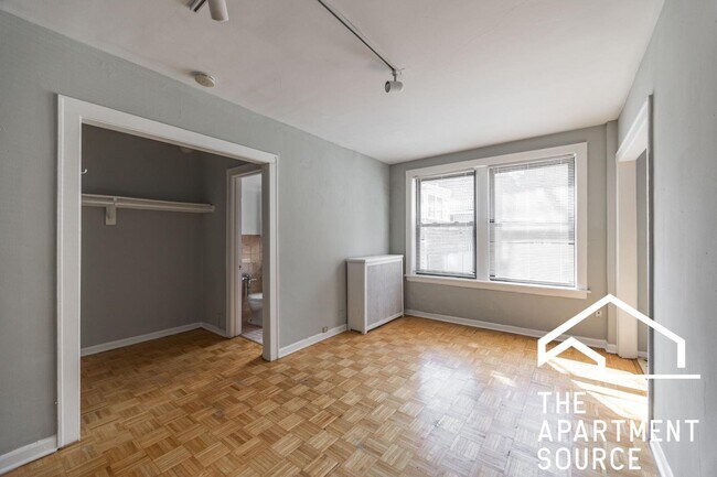 739 W Belmont Ave Unit 111