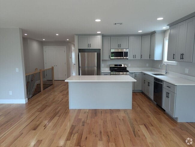 Building Photo - 595 N 11th St Rental