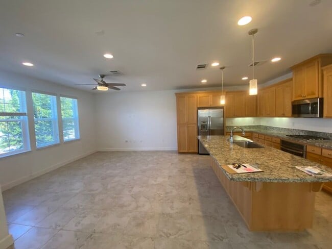 Photo - 206 9th St
