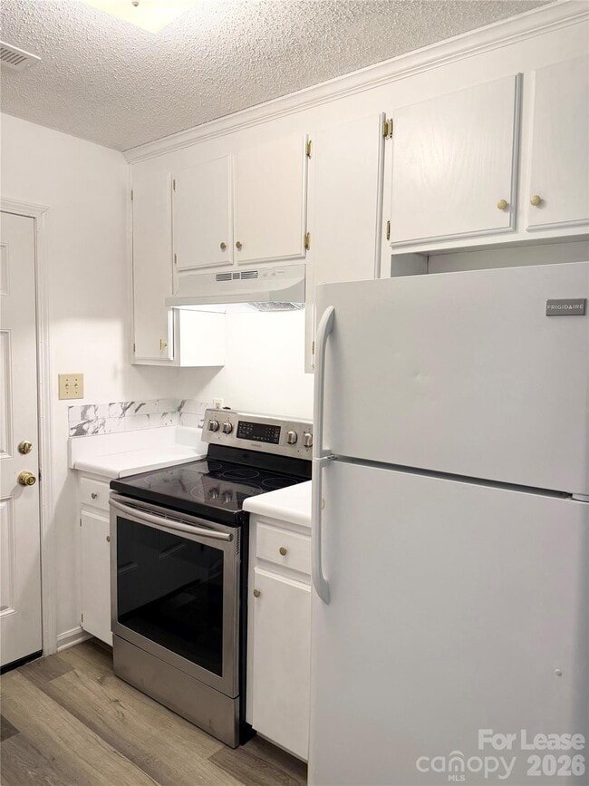 Photo - 1208 W Walnut Ave