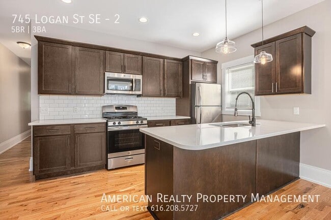 Photo - 745 Logan St SE Unit 2