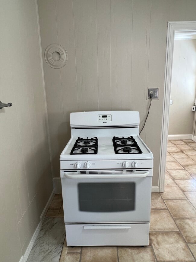 Photo - 228 E 17th St