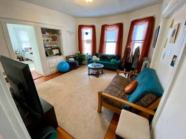 162 Kelton St Unit 1