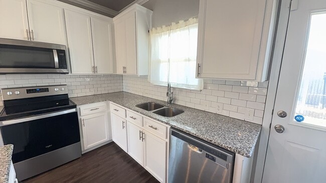 Photo - GORGEOUS 3-bedroom 2-bathroom home in Prairie Ridge!