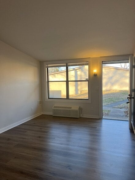 Photo - 2421 Madison St Unidad 13