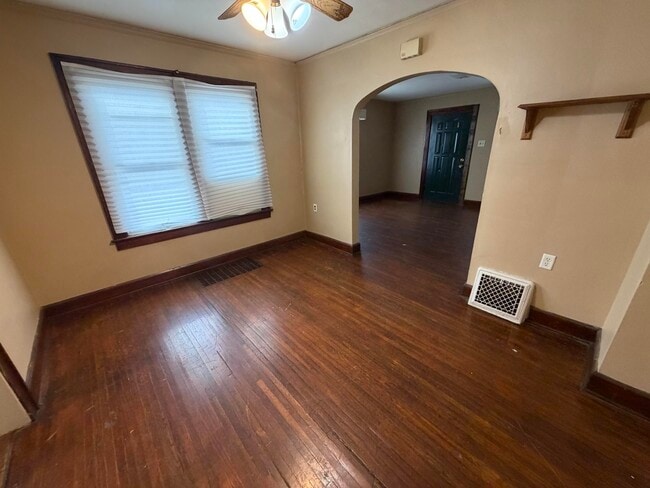 Photo - 225 Delaware-