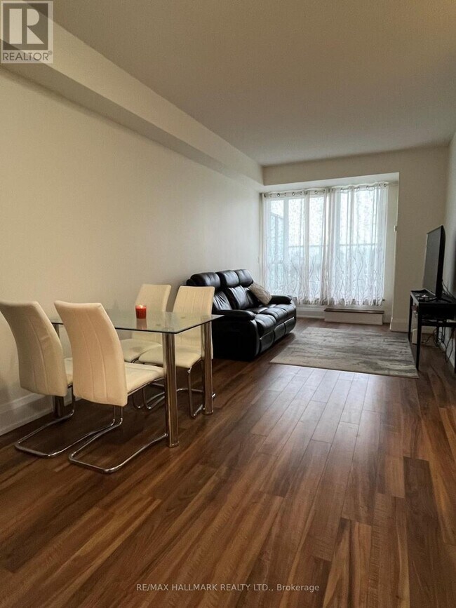 Photo - 120 Harrison Garden Blvd Unité 319