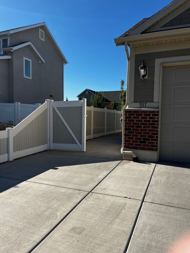 Photo - 937 W 550 S Unit 1