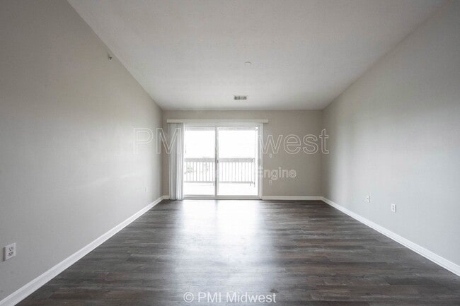 Photo - 239 Legends Creek Way Unidad 311