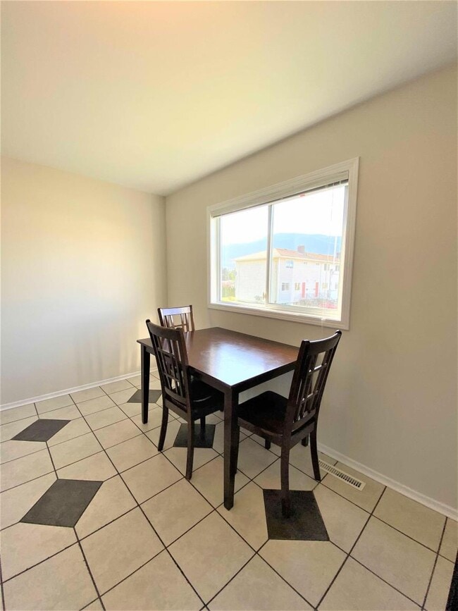 Photo - 2 bedroom in Kitimat BC V8C 1W4