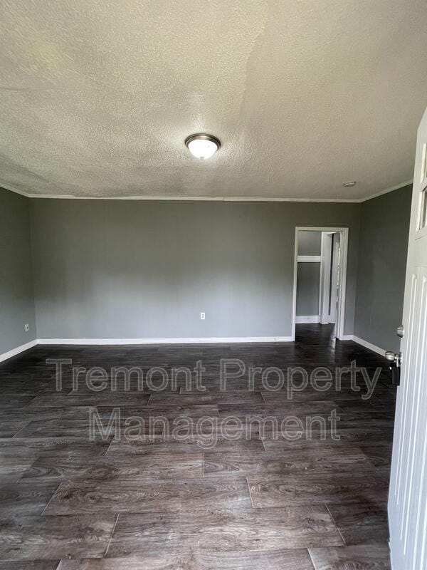 Photo - 2702 Woodside St