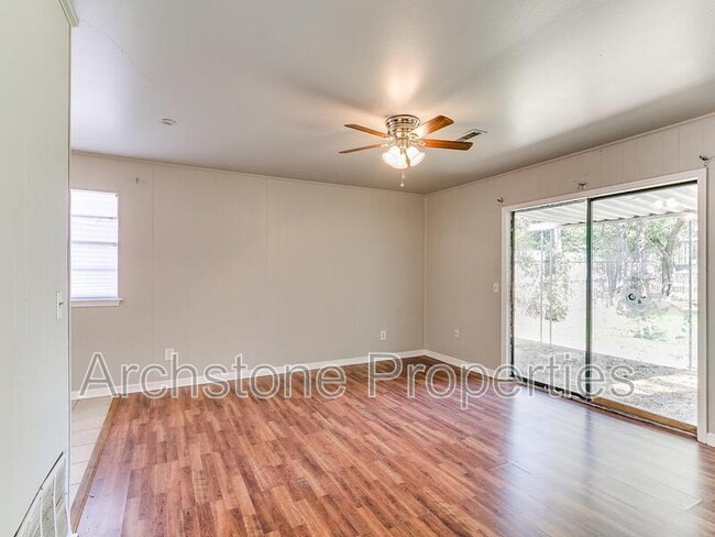 Photo - 1424 Tanglewood Dr