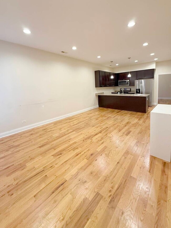 Photo - 2842 S Union Ave