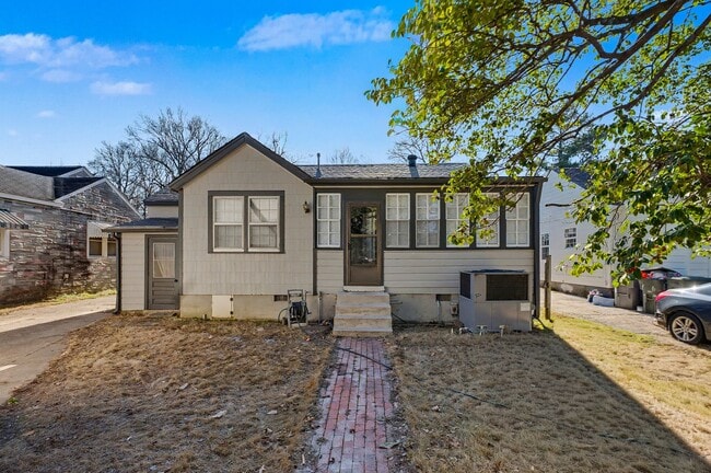 Photo - Charming Renovated Home Near U of M – Featuring Expansive Workshop & Garage